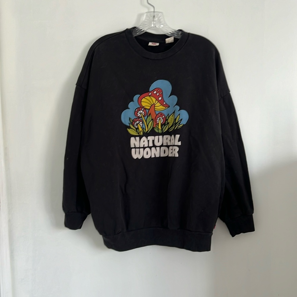 Oversized Levi’s Crew Neck Graphic Sweatshirt